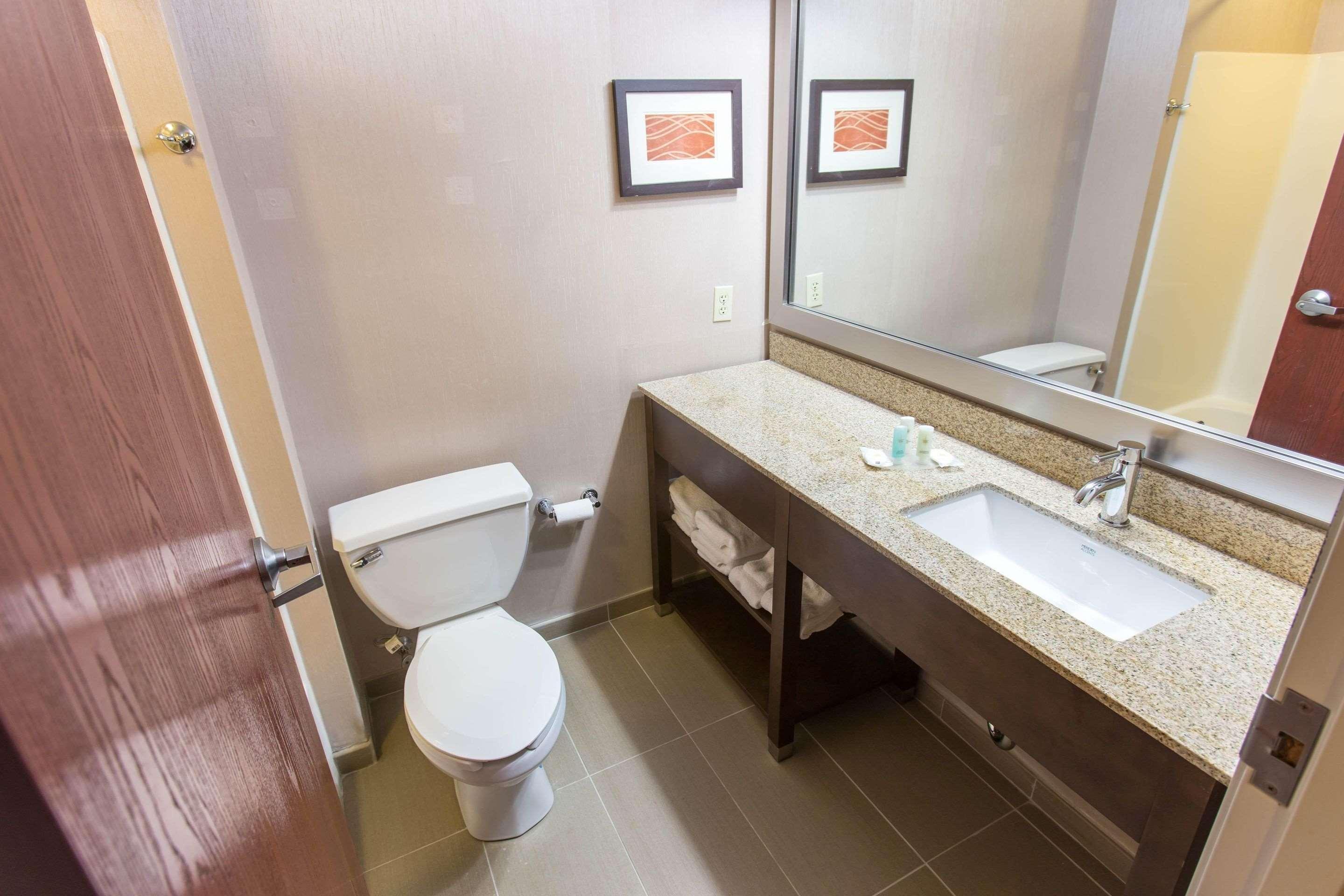 Comfort Inn Питсбърг Екстериор снимка